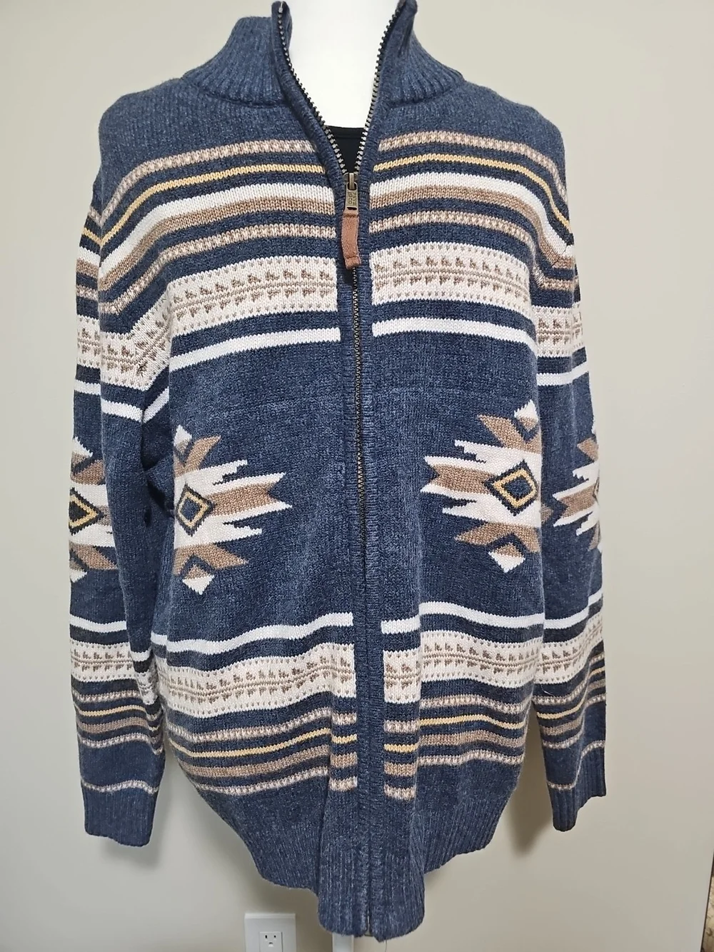 Frye & Co. Men's / Unisex Aztec Zip Up Cardigan